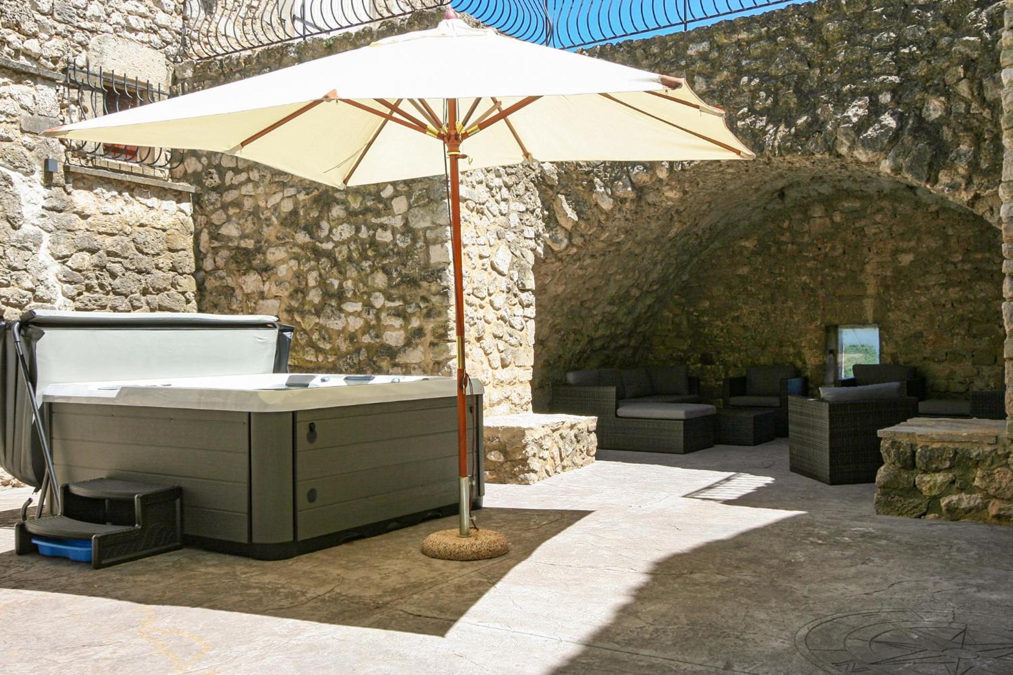 La Closerie D'Escalin Gite 12 Personnes Et Jacuzzi La Garde-Adhémar Kültér fotó