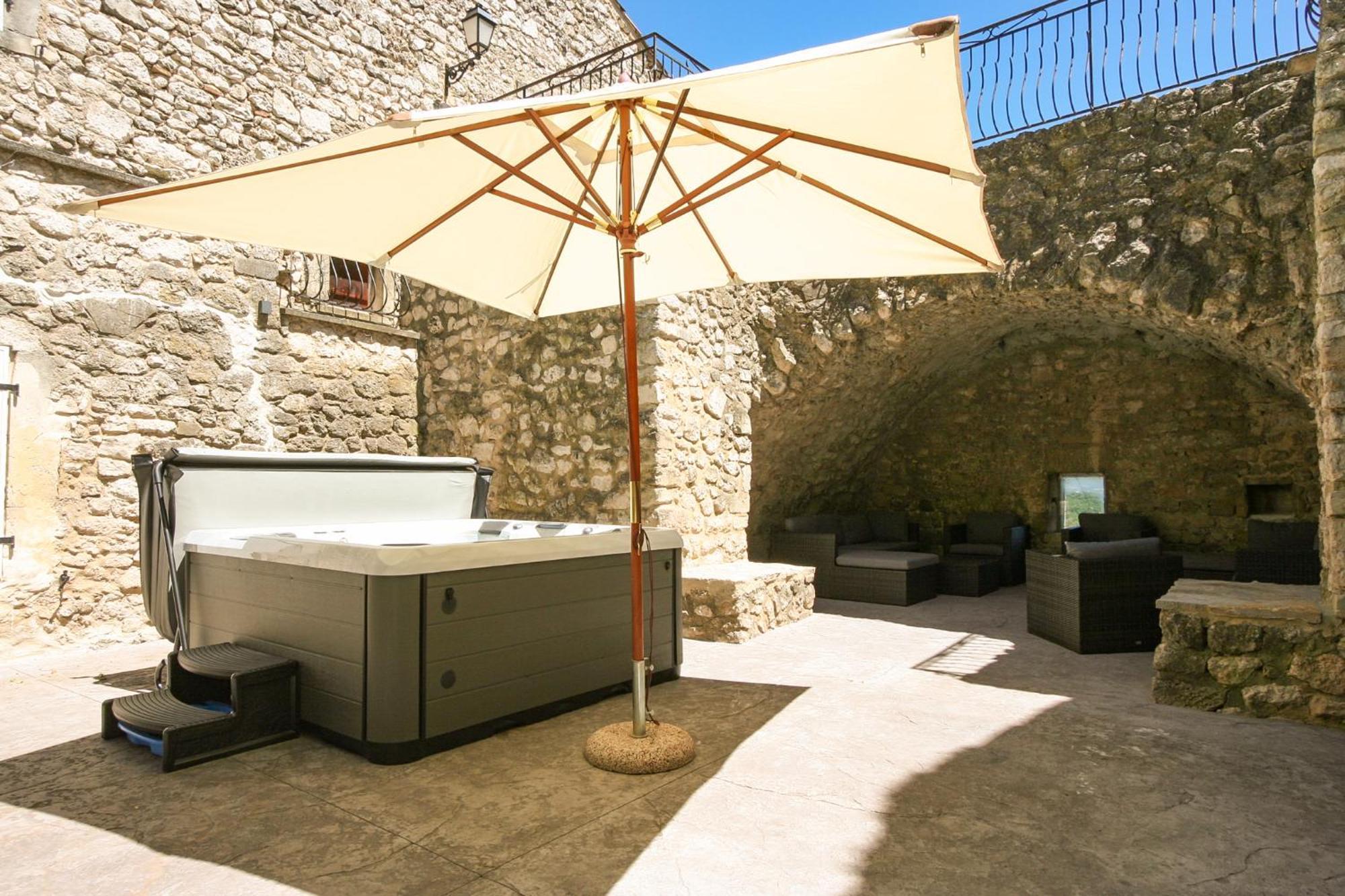 La Closerie D'Escalin Gite 12 Personnes Et Jacuzzi La Garde-Adhémar Kültér fotó