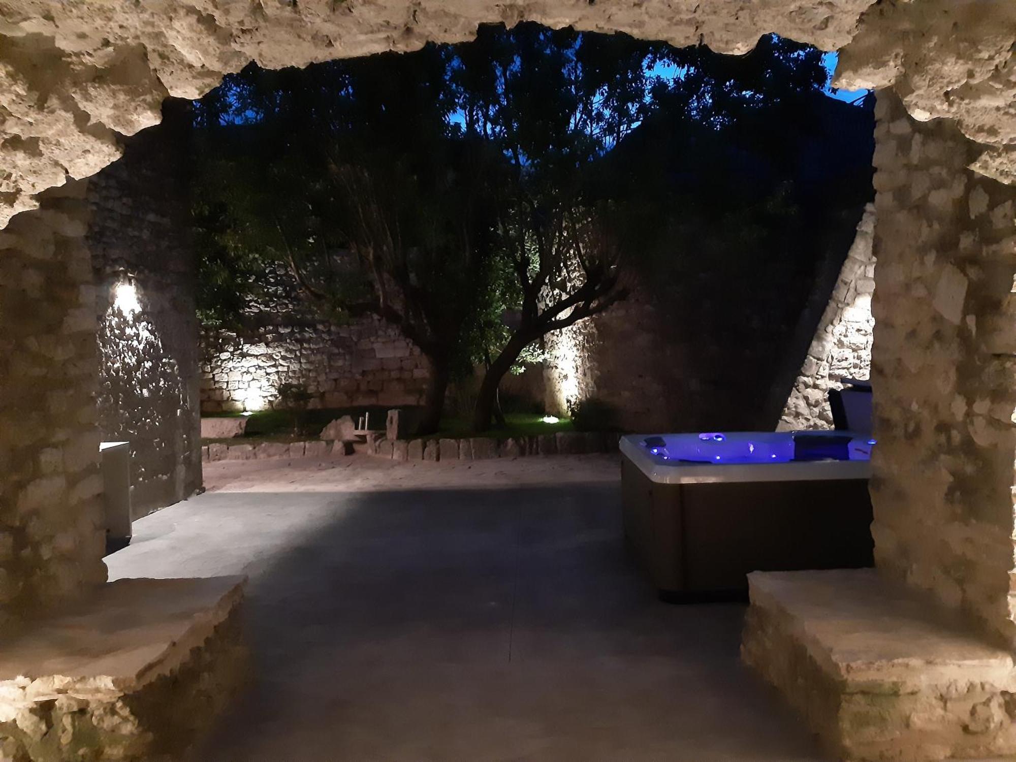 La Closerie D'Escalin Gite 12 Personnes Et Jacuzzi La Garde-Adhémar Kültér fotó